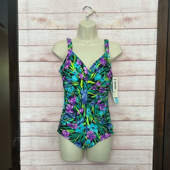 Tropical print swimsuit - Picture 2 of 9